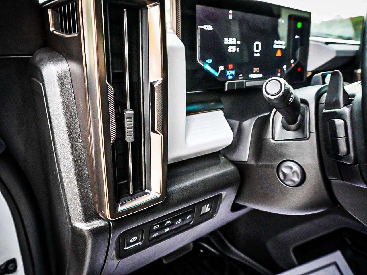 2024 GMC HUMMER EV Pickup  Photo