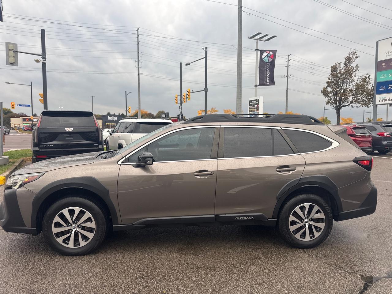 2023 Subaru Outback Touring 4dr All-Wheel Drive Photo4