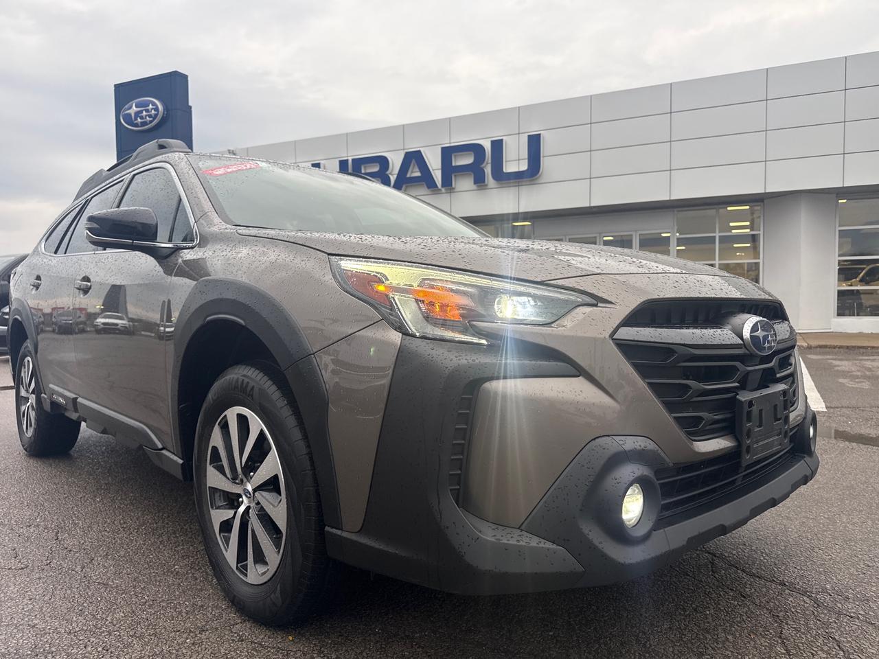 2023 Subaru Outback Touring 4dr All-Wheel Drive Photo5
