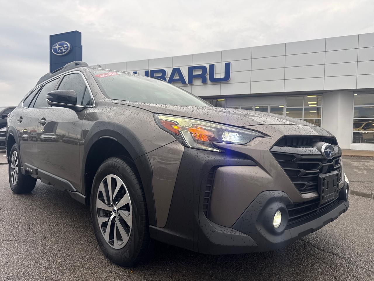 2023 Subaru Outback Touring 4dr All-Wheel Drive Photo0