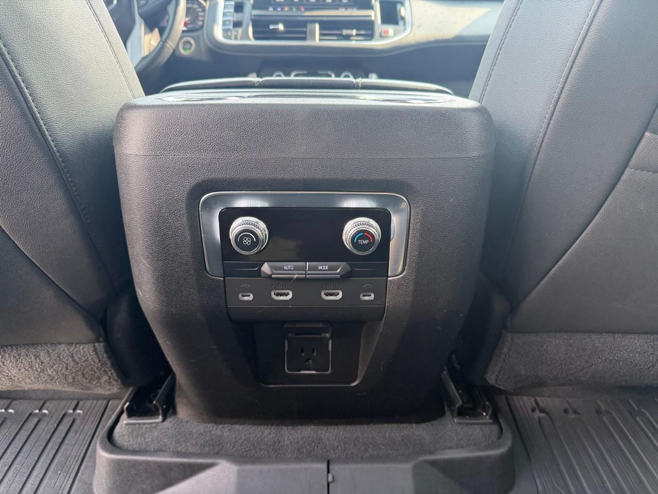 2021 GMC Yukon SLT 4X4 Photo