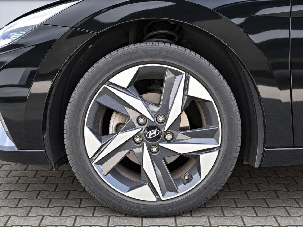 2023 Hyundai Elantra LUXURY HYBRID / NAVI / LEATHER / SUNROOF / VENTILATED SEATS / HEATED WHEEL / ADAPTIVE CRUISE Photo