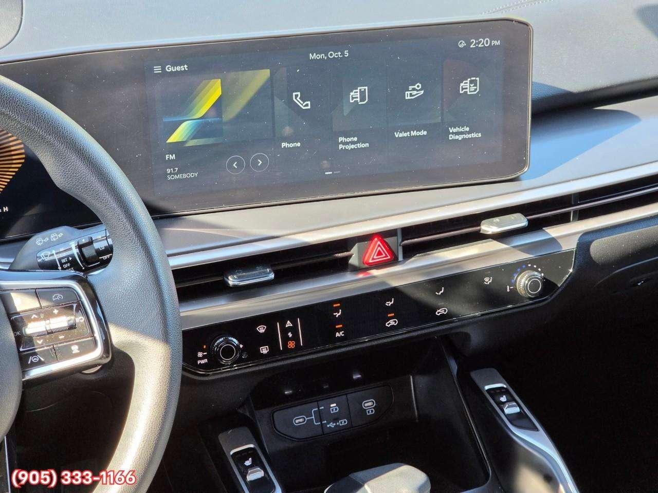 2024 Kia Sorento 2.5L LX Wireless Apple CarPlay & Android Auto • 12.3-inch Touchscreen Display • 7-Passenger Seating • Remote Start System Photo