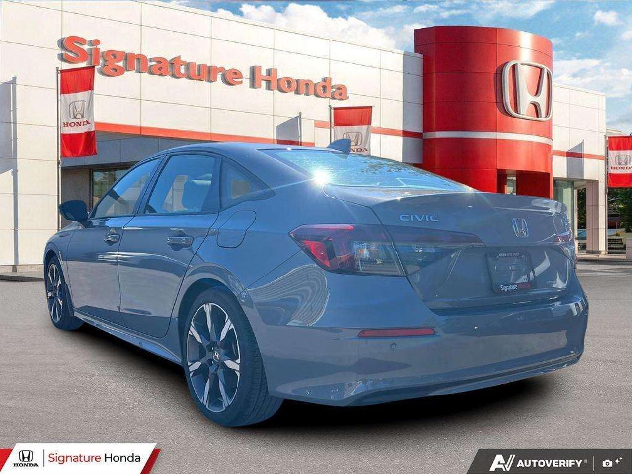 2025 Honda Civic Sport Touring Photo3