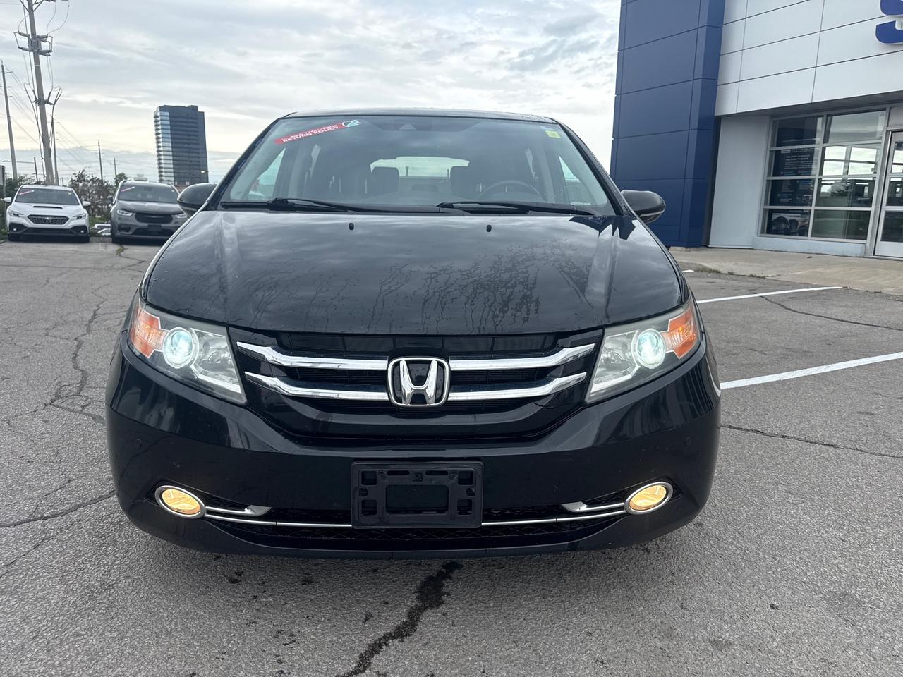 2016 Honda Odyssey Touring (A6) Passenger Van Photo