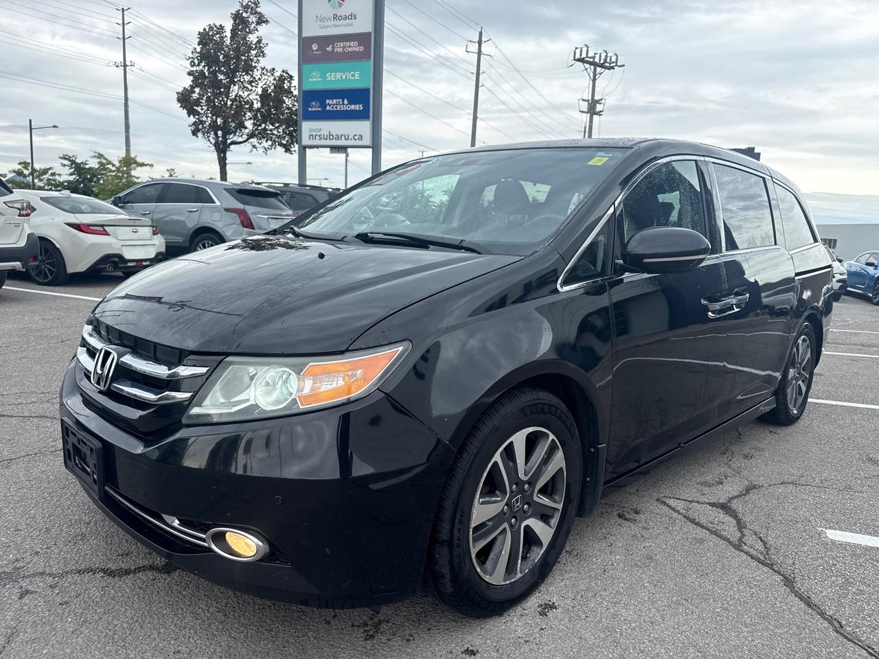 2016 Honda Odyssey Touring (A6) Passenger Van Photo