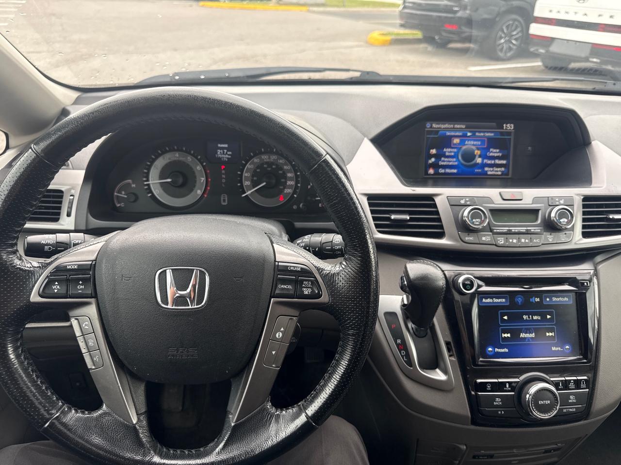 2016 Honda Odyssey Touring (A6) Passenger Van Photo
