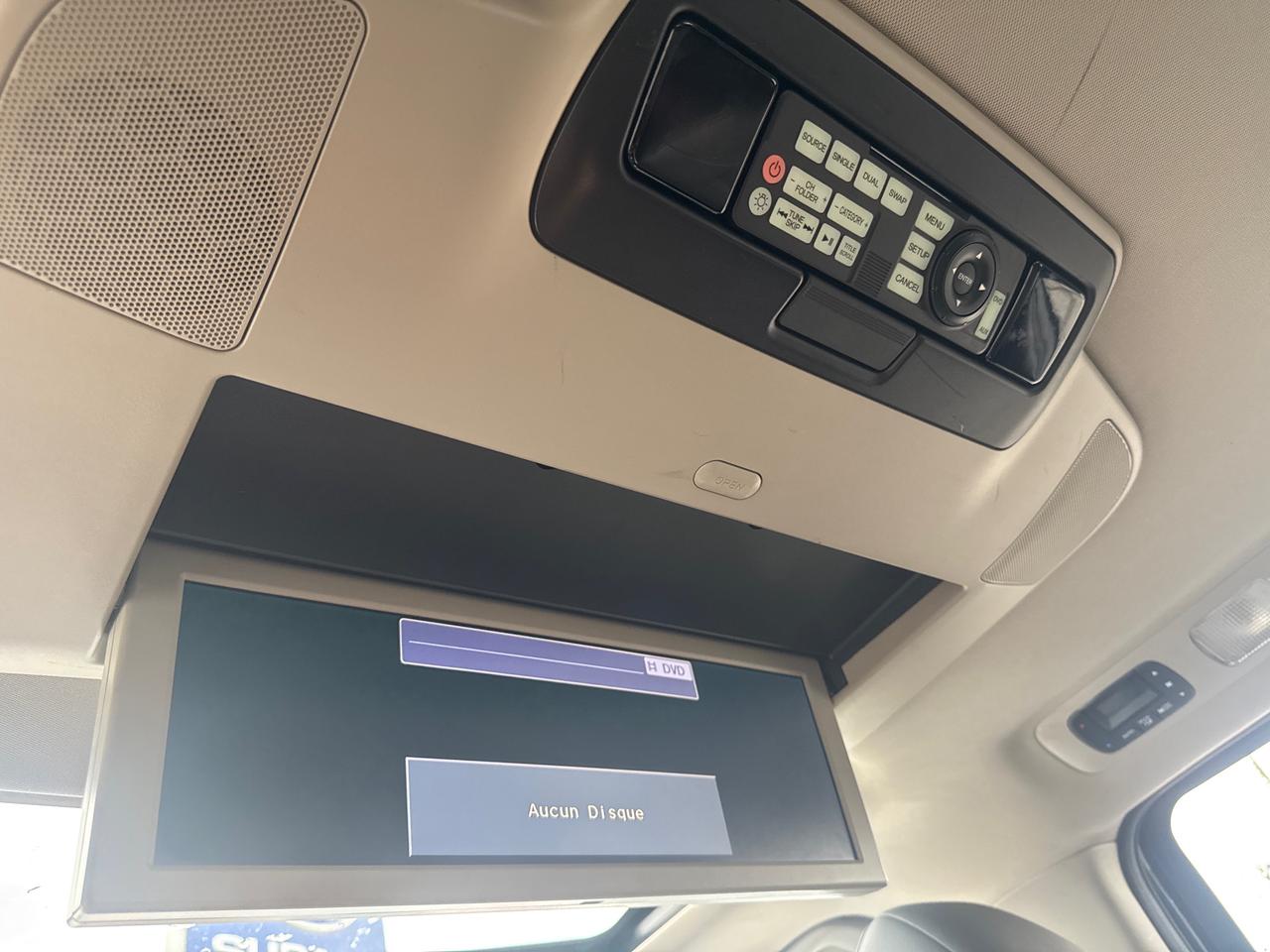 2016 Honda Odyssey Touring (A6) Passenger Van Photo