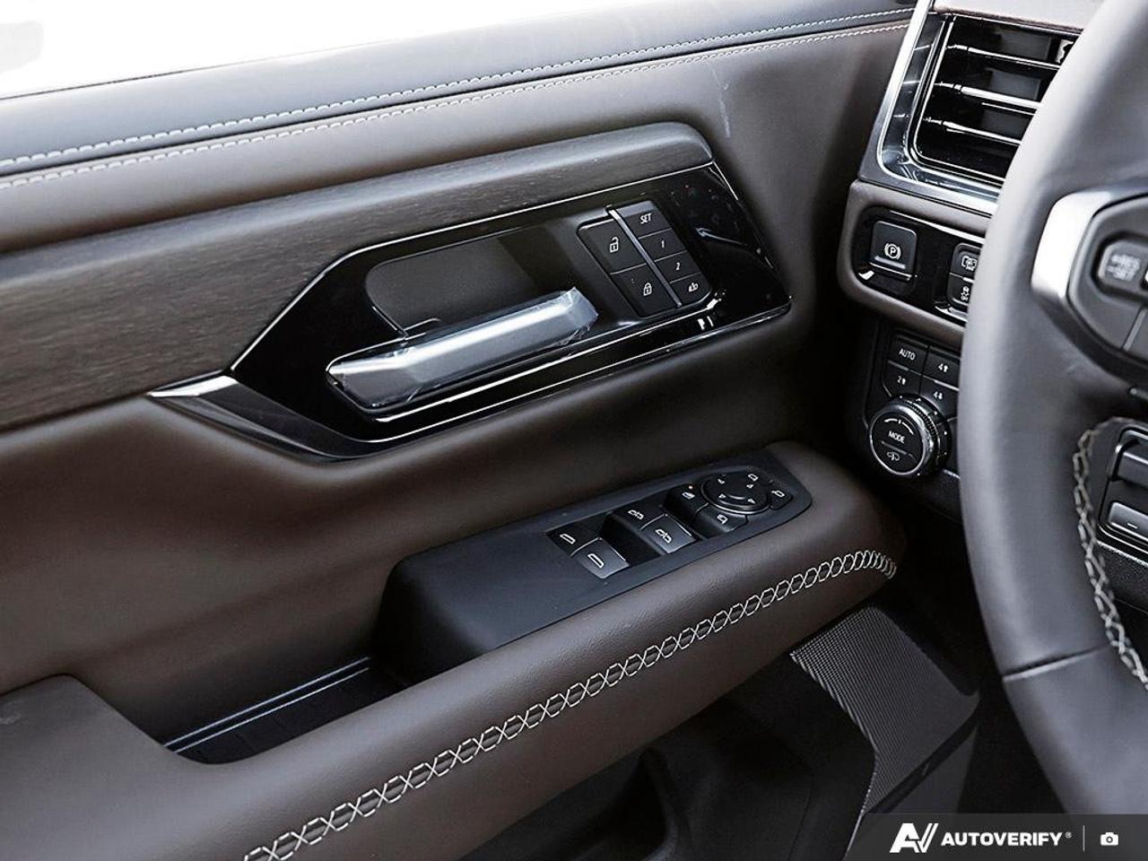 2027 GMC Yukon XL 4WD 4DR DENALI ULTIMATE Photo