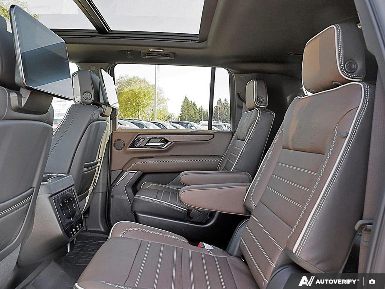 2027 GMC Yukon XL 4WD 4DR DENALI ULTIMATE Photo