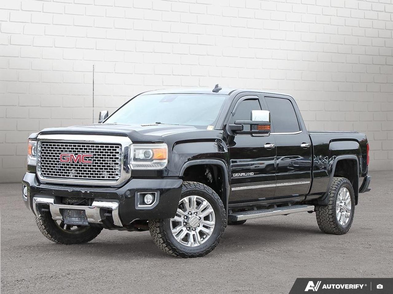 2016 GMC SIERRA 2500HD 4WD Crew Cab Standard Box Denali Photo
