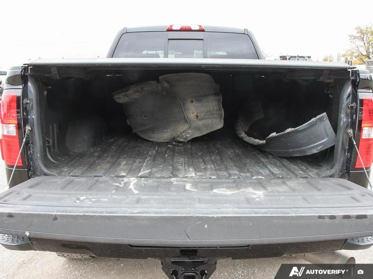 2016 GMC SIERRA 2500HD 4WD Crew Cab Standard Box Denali Photo