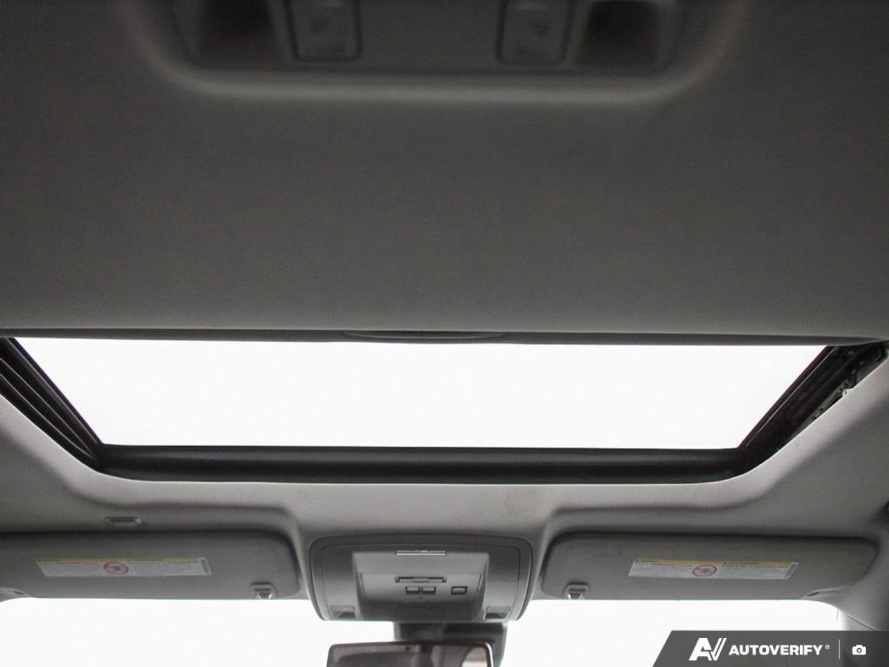 2016 GMC SIERRA 2500HD 4WD Crew Cab Standard Box Denali Photo