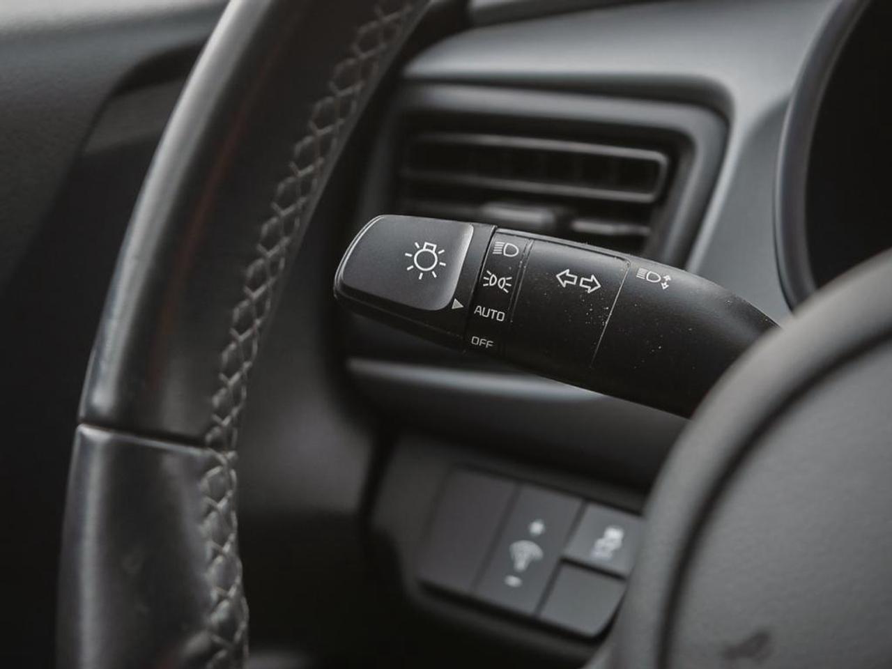 2023 Kia Rio 5-door  Photo