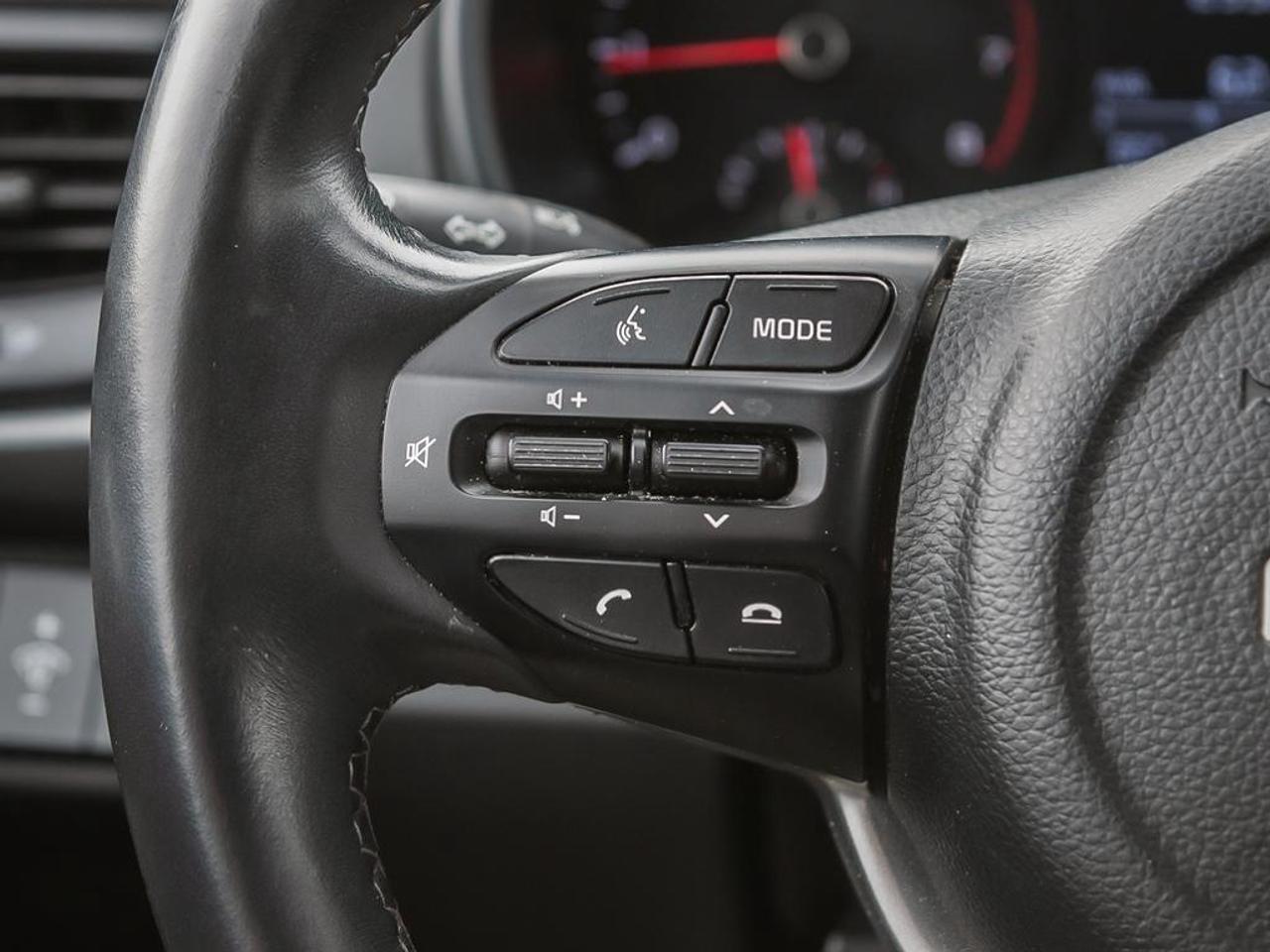 2023 Kia Rio 5-door  Photo