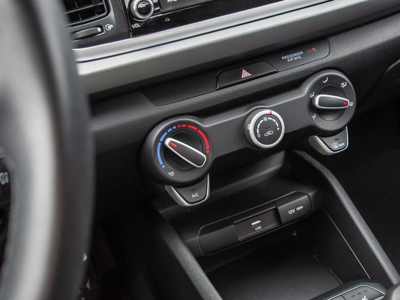 2023 Kia Rio 5-door  Photo