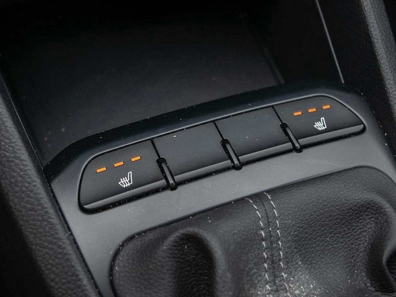 2023 Kia Rio 5-door  Photo