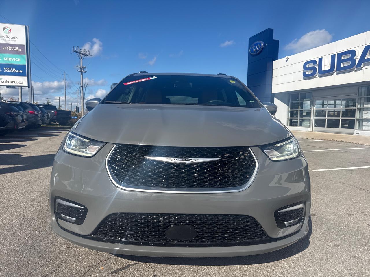 2023 Chrysler Pacifica Hybrid Pinnacle Passenger Van Photo