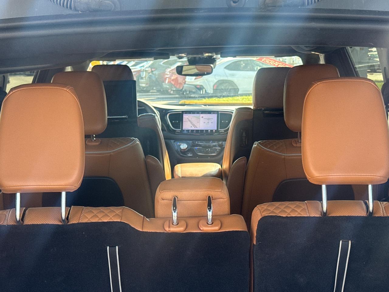 2023 Chrysler Pacifica Hybrid Pinnacle Passenger Van Photo