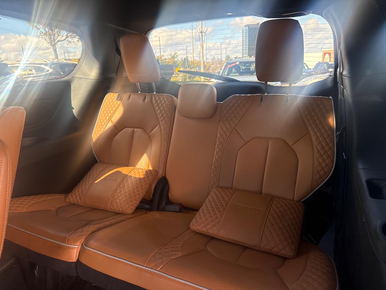 2023 Chrysler Pacifica Hybrid Pinnacle Passenger Van Photo