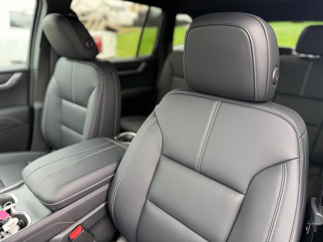 2027 GMC Acadia Elevation 4dr All-Wheel Drive Photo