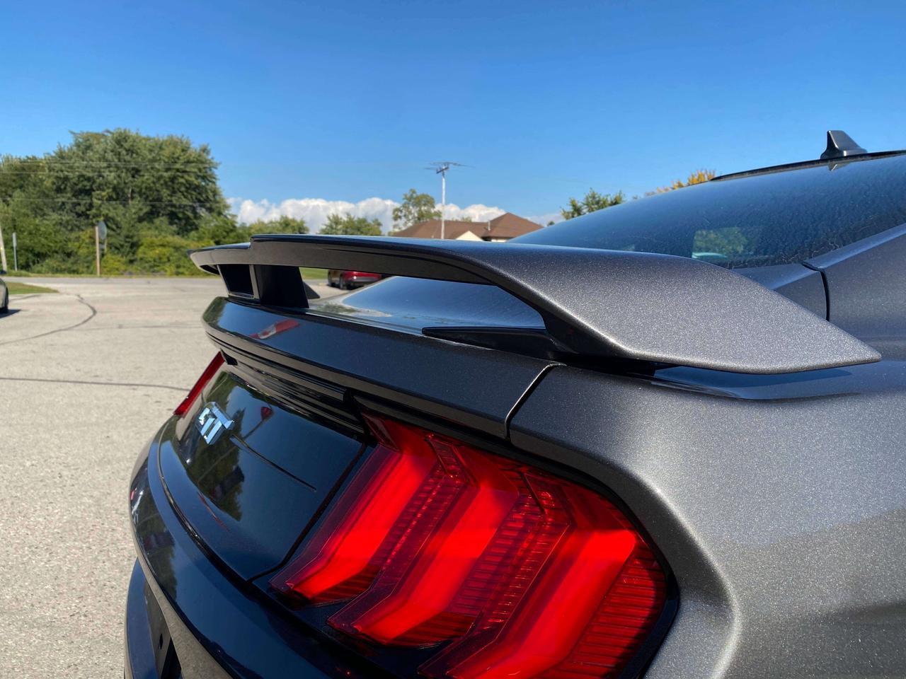 2021 Ford Mustang GT, 5 LITER, 6 SPEED MANUAL, 91 000 KMS! Photo