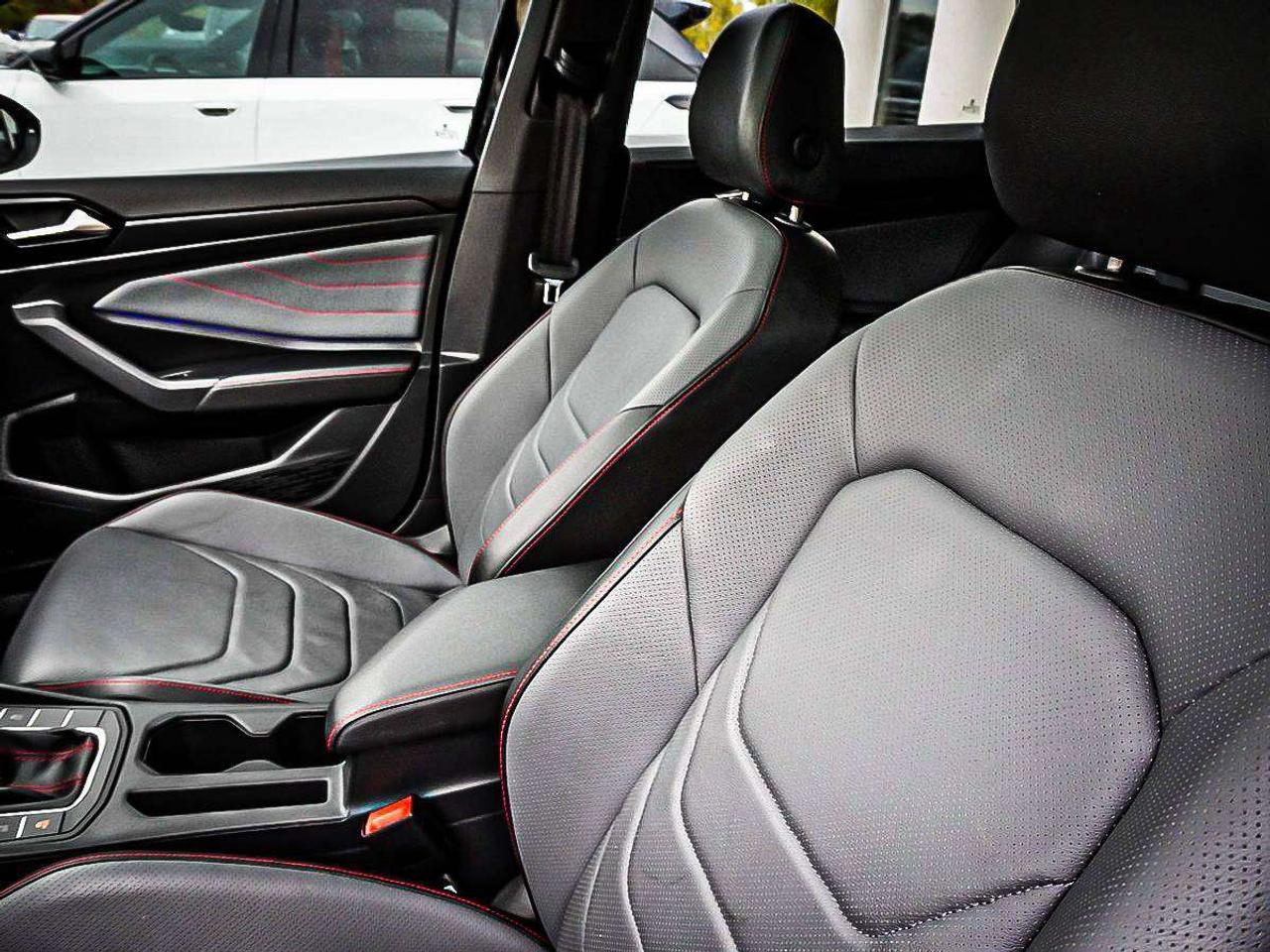 2025 Volkswagen Jetta  Photo