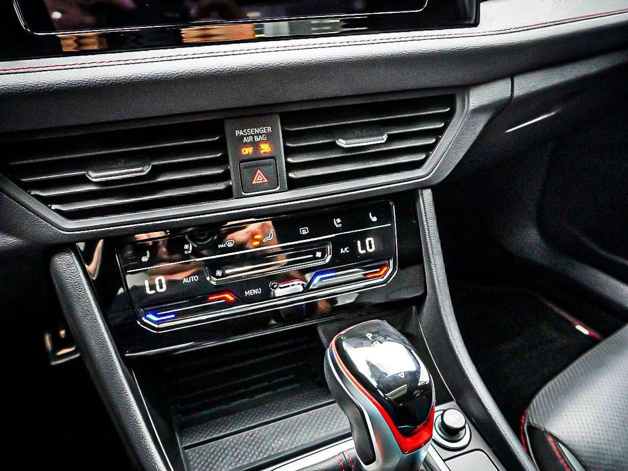 2025 Volkswagen Jetta  Photo