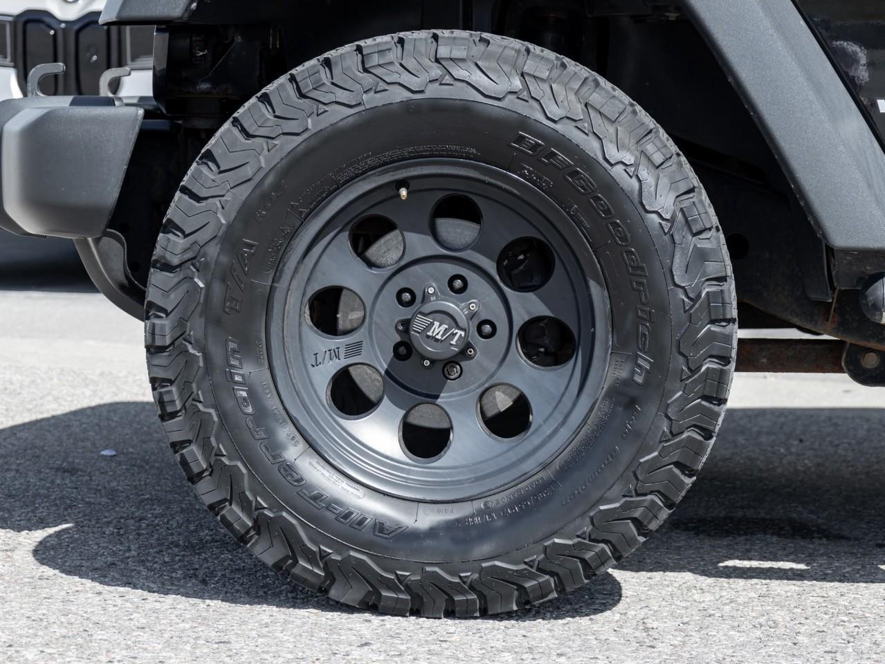 2017 Jeep Wrangler Sport 2dr 4x4 Photo4