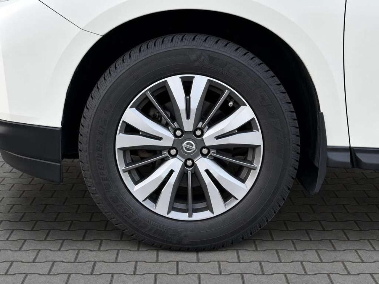 2019 Nissan Pathfinder LS / 7 Passenger / AWD / Leather / Sunroof / NAVI / Backup Cam / Heated Seats Photo