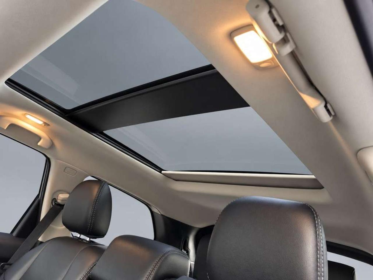 2019 Nissan Pathfinder LS / 7 Passenger / AWD / Leather / Sunroof / NAVI / Backup Cam / Heated Seats Photo