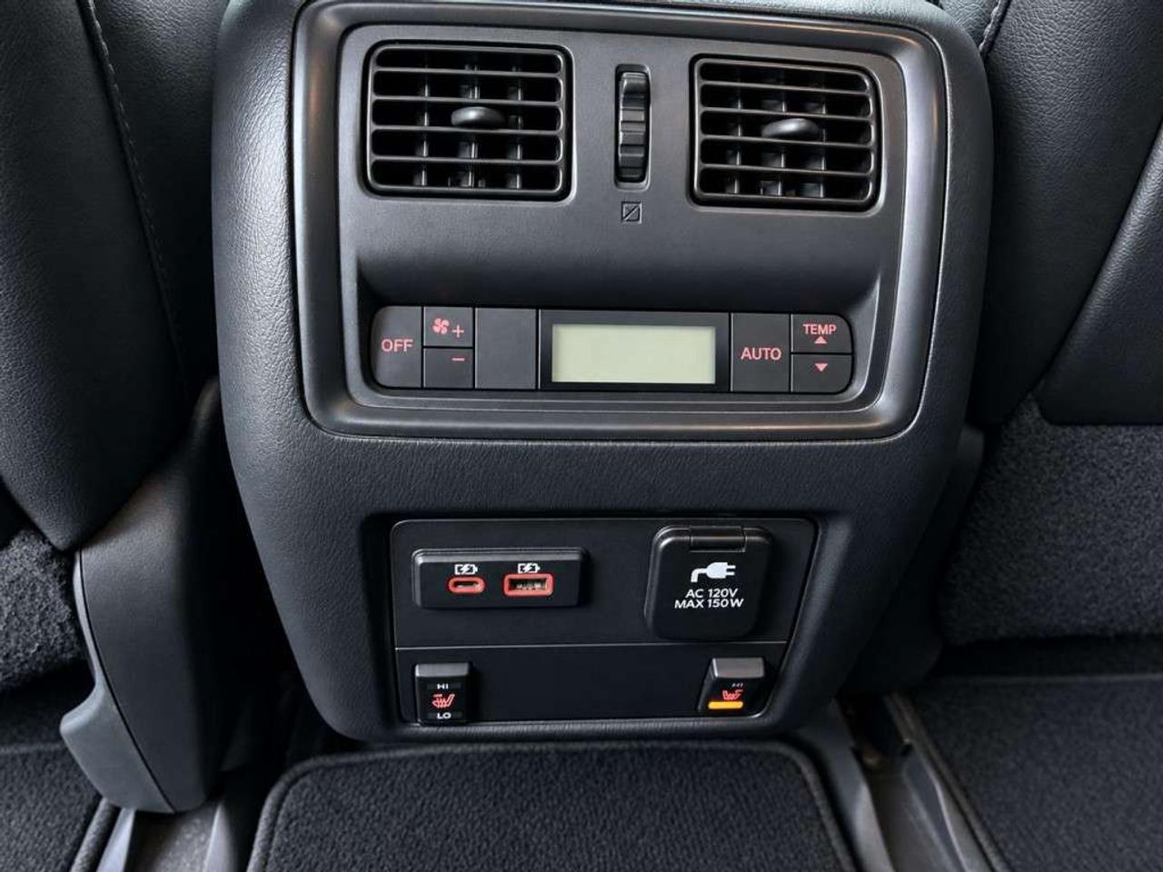 2019 Nissan Pathfinder LS / 7 Passenger / AWD / Leather / Sunroof / NAVI / Backup Cam / Heated Seats Photo