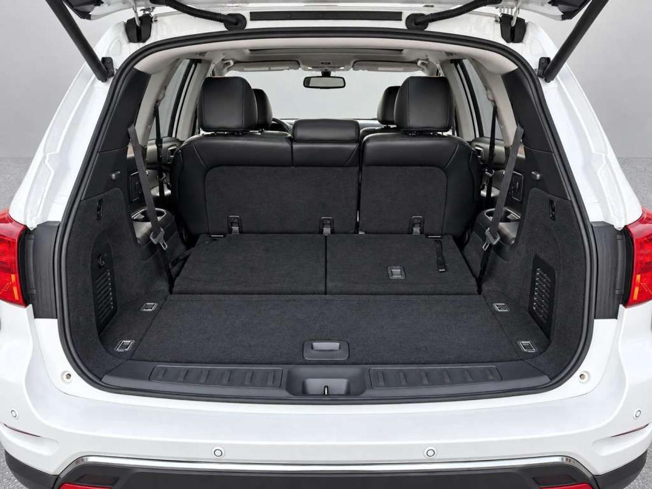 2019 Nissan Pathfinder LS / 7 Passenger / AWD / Leather / Sunroof / NAVI / Backup Cam / Heated Seats Photo