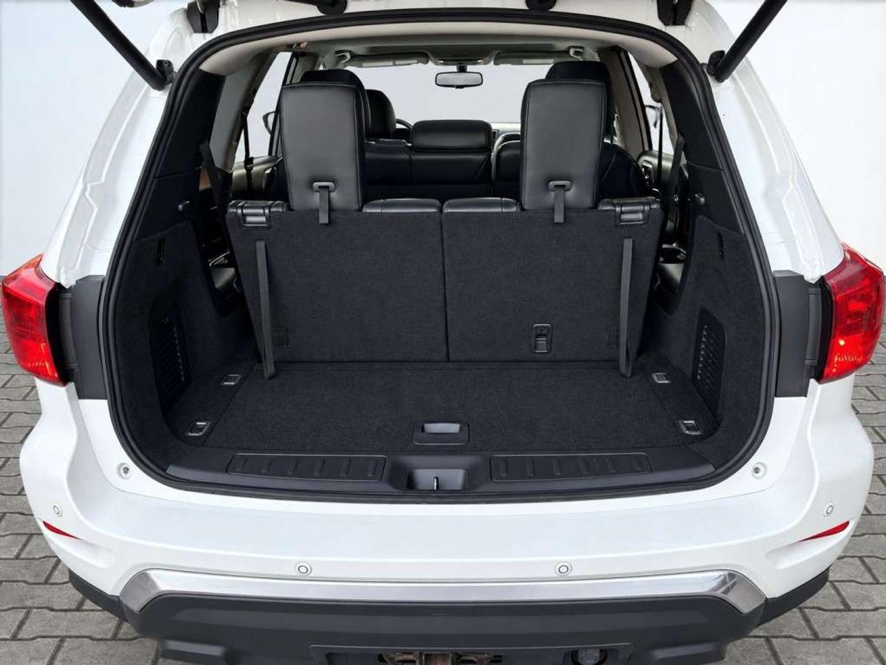 2019 Nissan Pathfinder LS / 7 Passenger / AWD / Leather / Sunroof / NAVI / Backup Cam / Heated Seats Photo