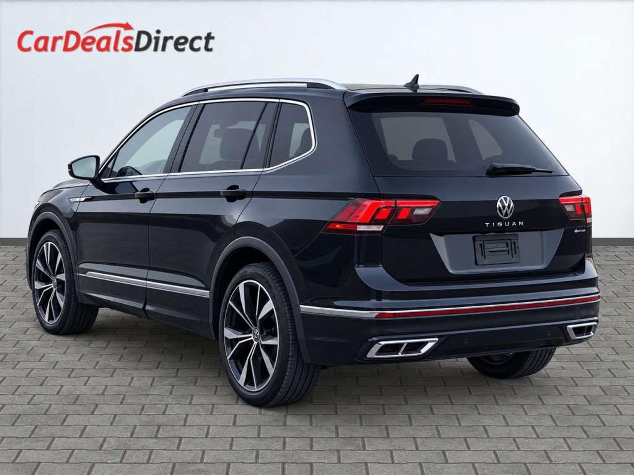 2022 Volkswagen Tiguan Highline R-Line 4MOTION    Leather   Panoramic Sunroof   NAVI   Heated & Cooled Seats   360 Cam   CarPlay   Remote Start Photo4