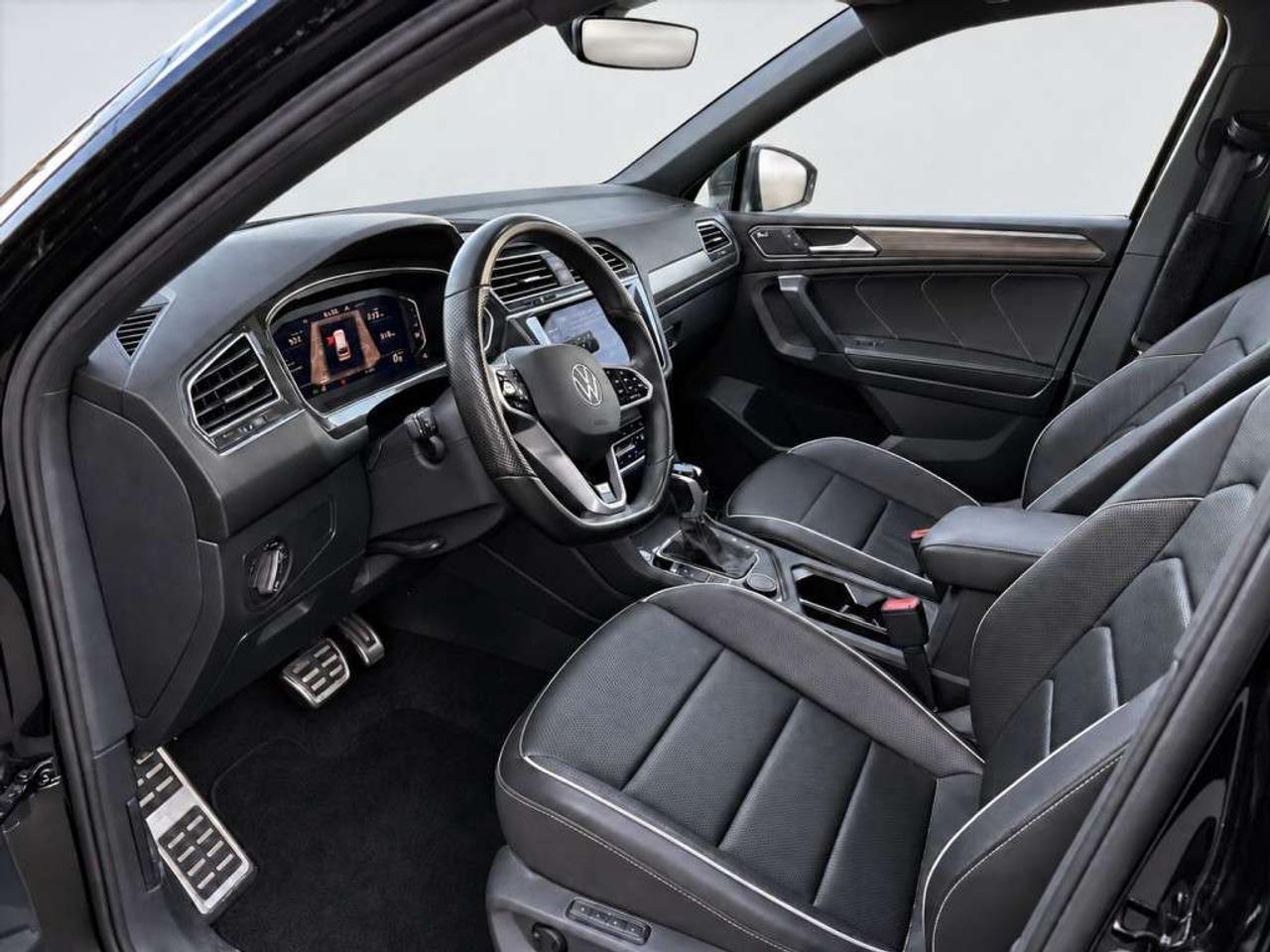 2022 Volkswagen Tiguan Highline R-Line 4MOTION    Leather   Panoramic Sunroof   NAVI   Heated & Cooled Seats   360 Cam   CarPlay   Remote Start Photo