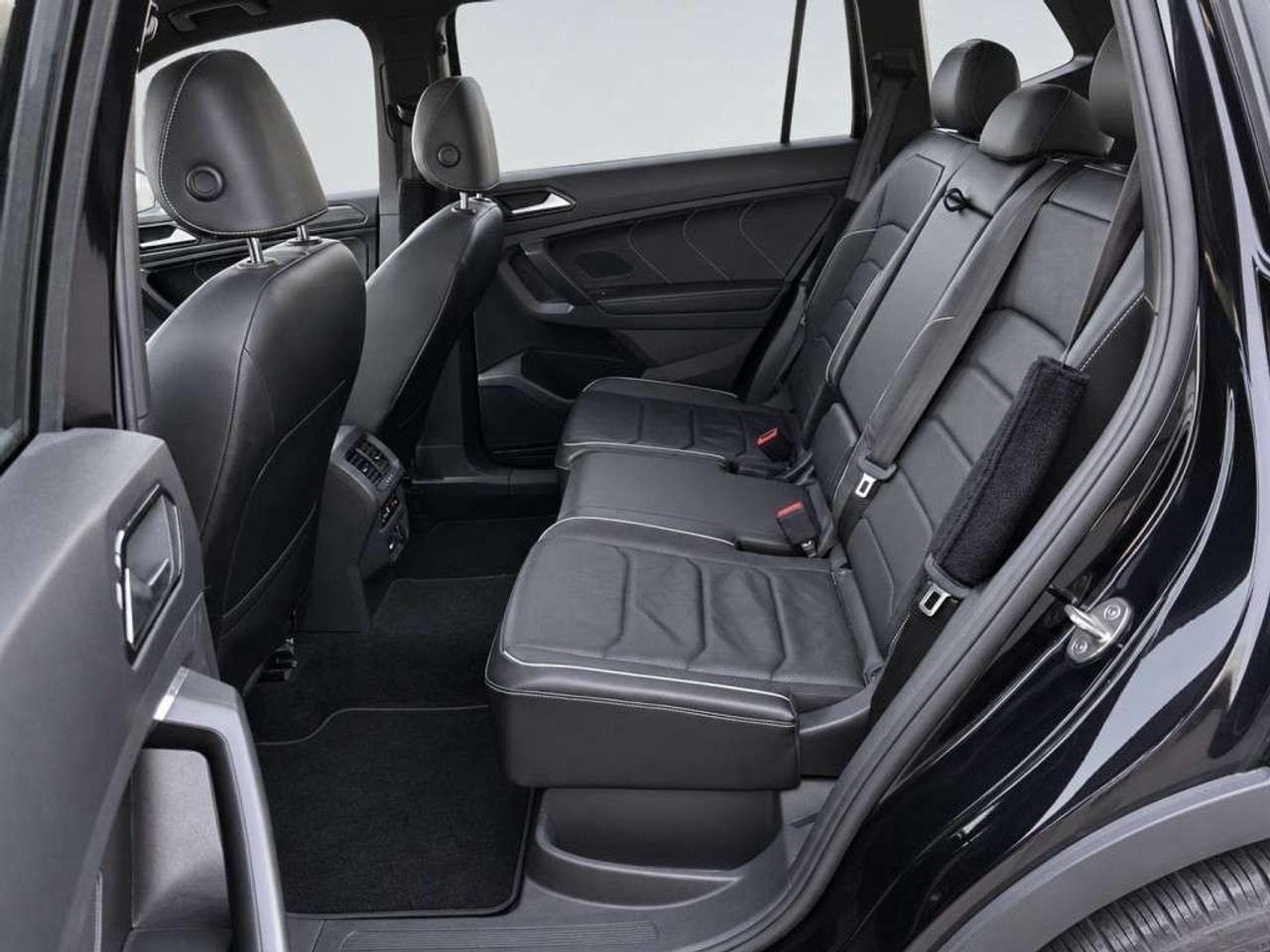 2022 Volkswagen Tiguan Highline R-Line 4MOTION    Leather   Panoramic Sunroof   NAVI   Heated & Cooled Seats   360 Cam   CarPlay   Remote Start Photo