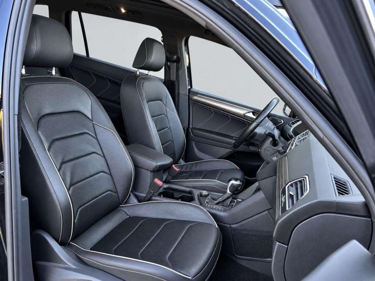 2022 Volkswagen Tiguan Highline R-Line 4MOTION    Leather   Panoramic Sunroof   NAVI   Heated & Cooled Seats   360 Cam   CarPlay   Remote Start Photo