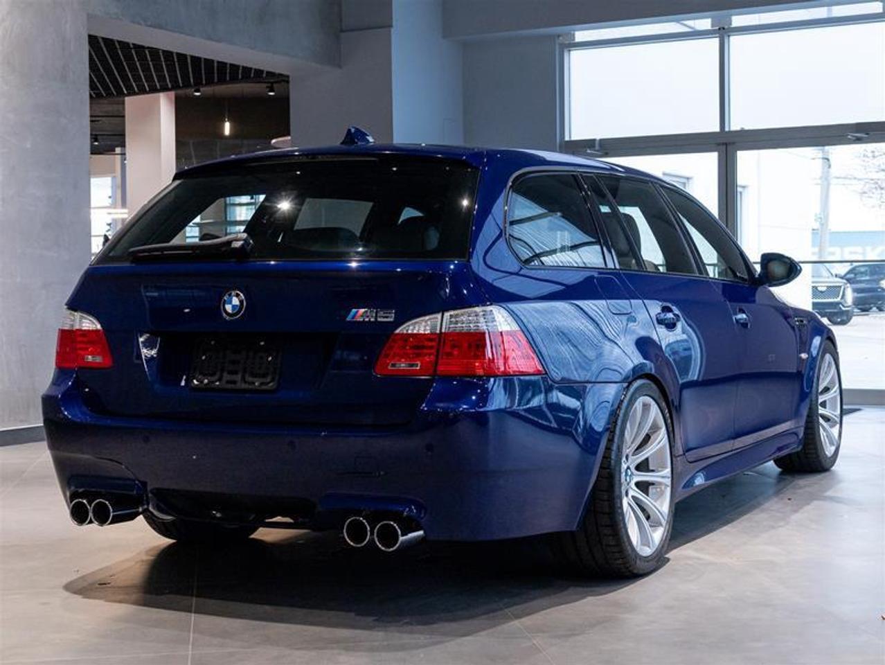 2009 BMW M5 Base 4dr Rear-wheel Drive Sedan Photo