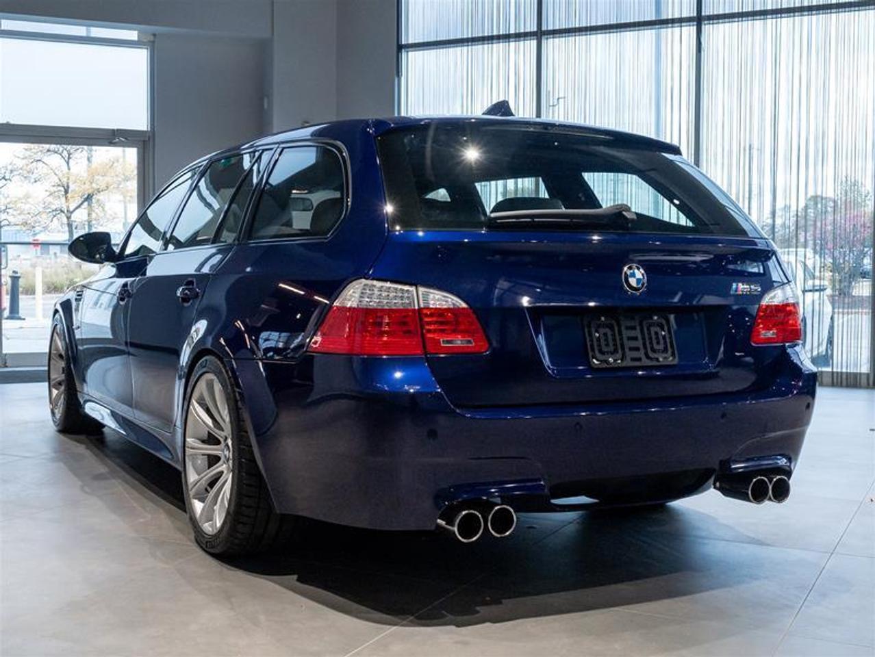 2009 BMW M5 Base 4dr Rear-wheel Drive Sedan Photo