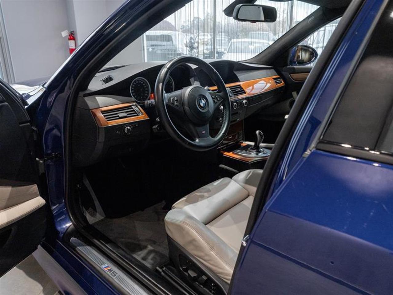 2009 BMW M5 Base 4dr Rear-wheel Drive Sedan Photo