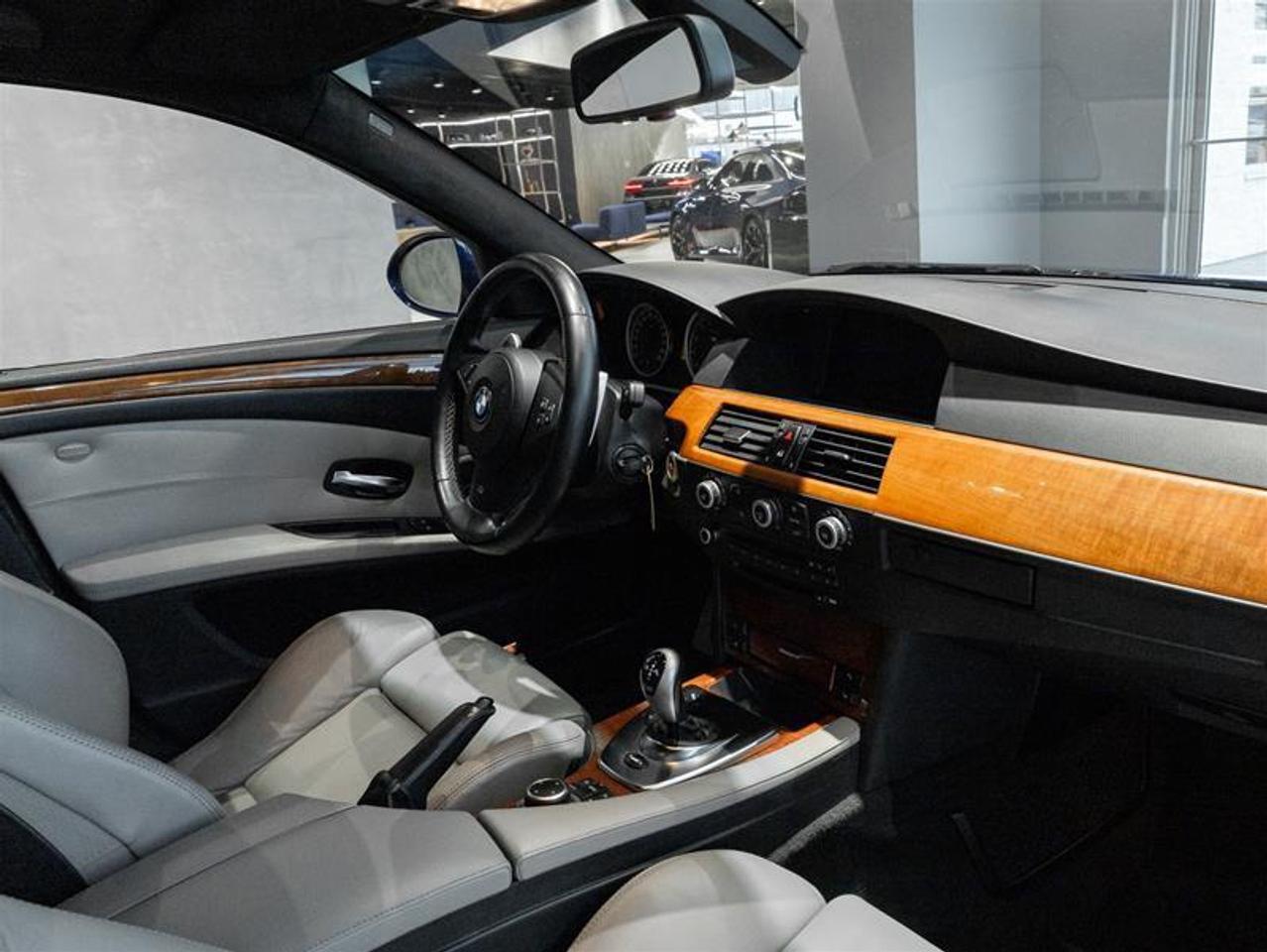 2009 BMW M5 Base 4dr Rear-wheel Drive Sedan Photo