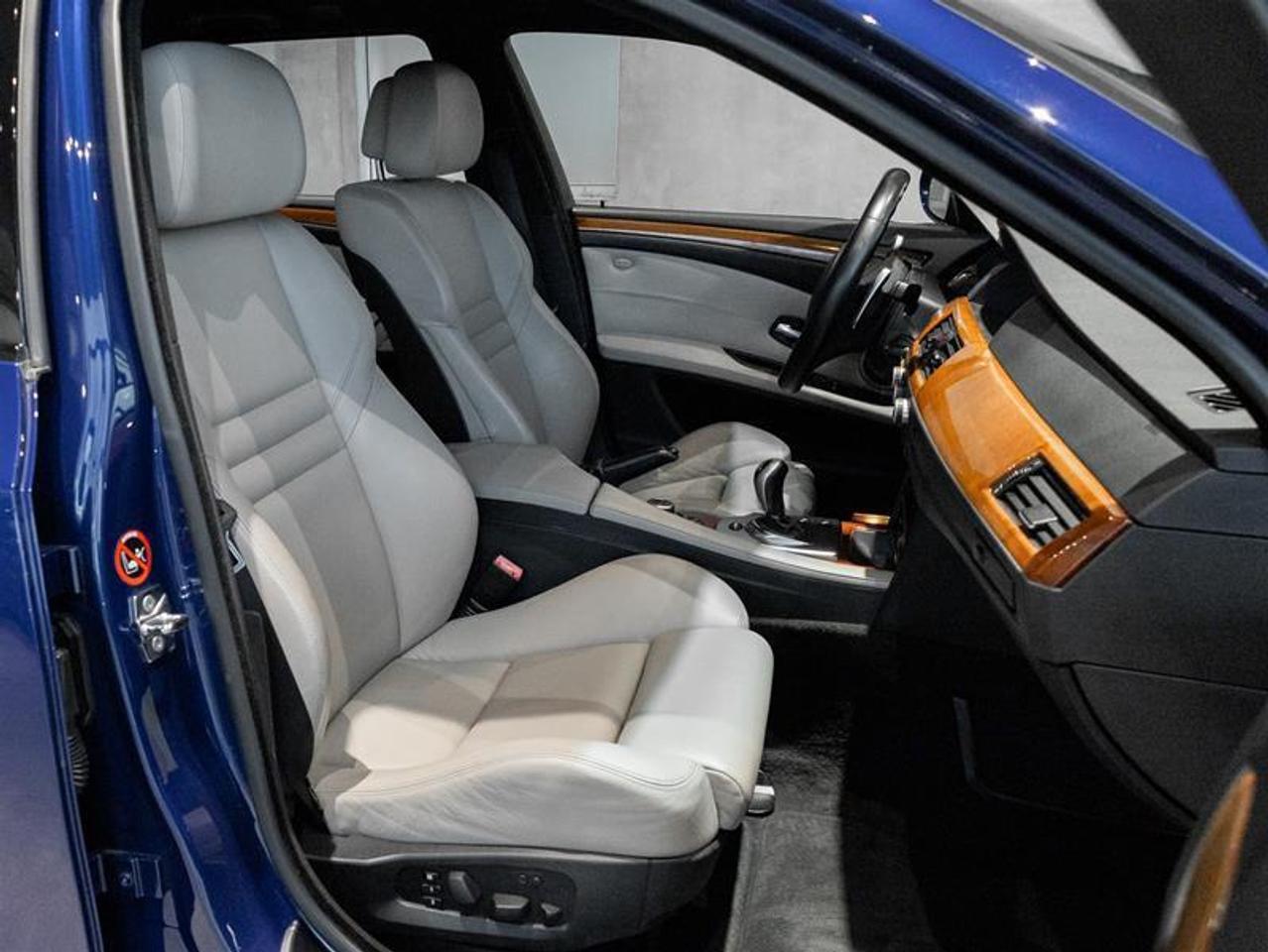 2009 BMW M5 Base 4dr Rear-wheel Drive Sedan Photo