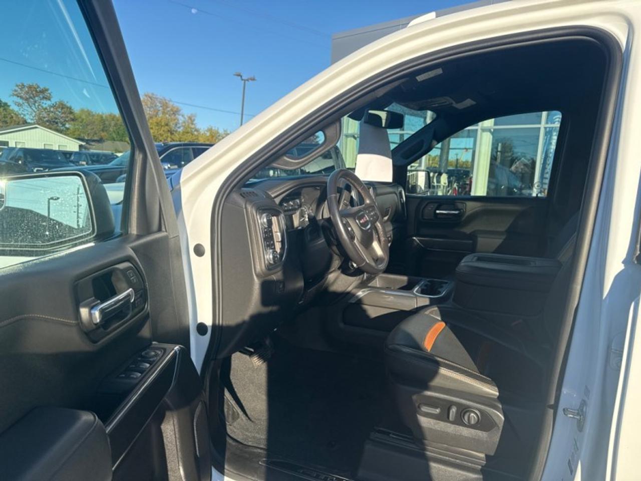2022 GMC Sierra 1500 Limited Crew Cab Short Box 4-Wheel Drive AT4 Photo
