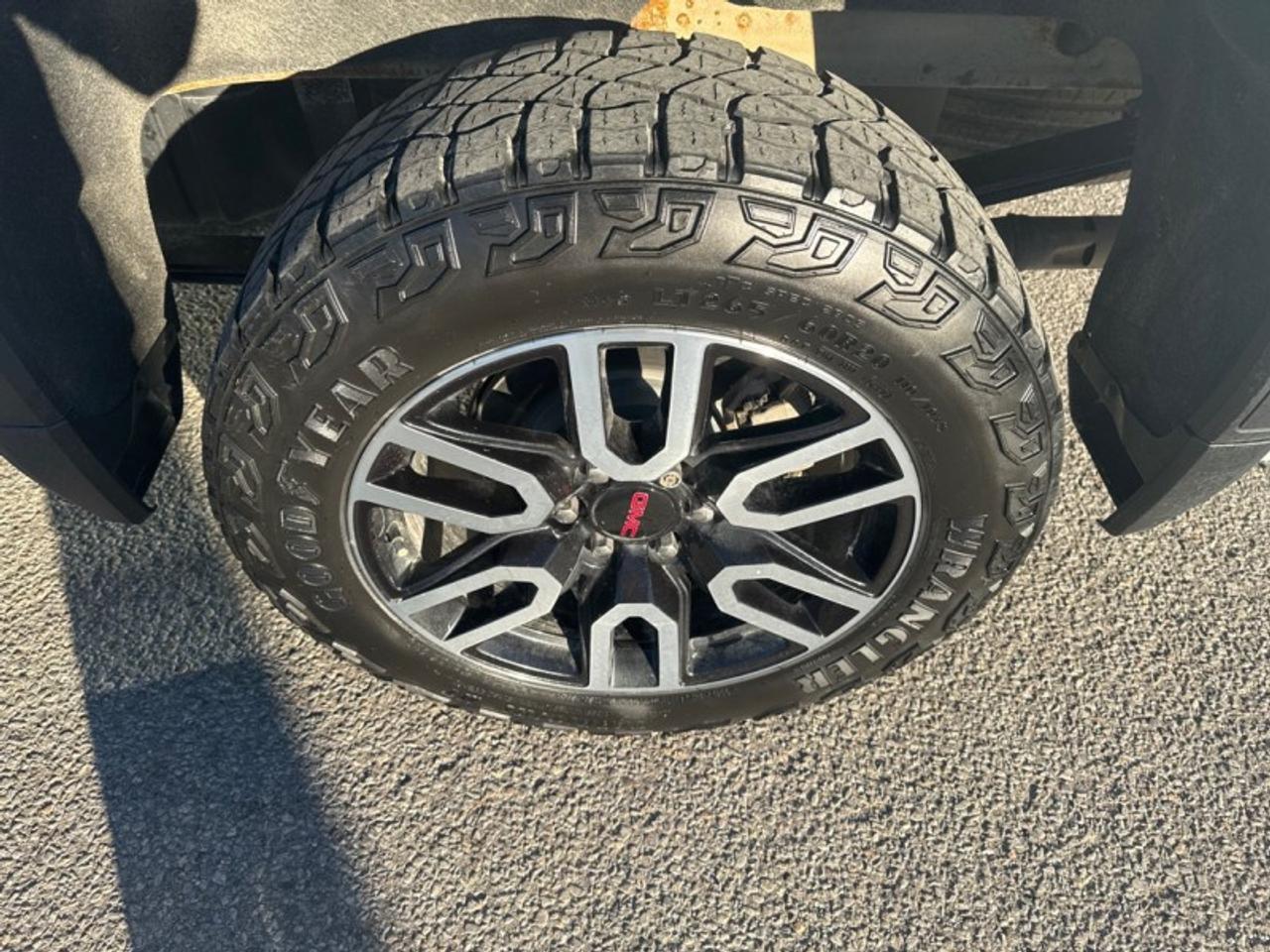 2022 GMC Sierra 1500 Limited Crew Cab Short Box 4-Wheel Drive AT4 Photo