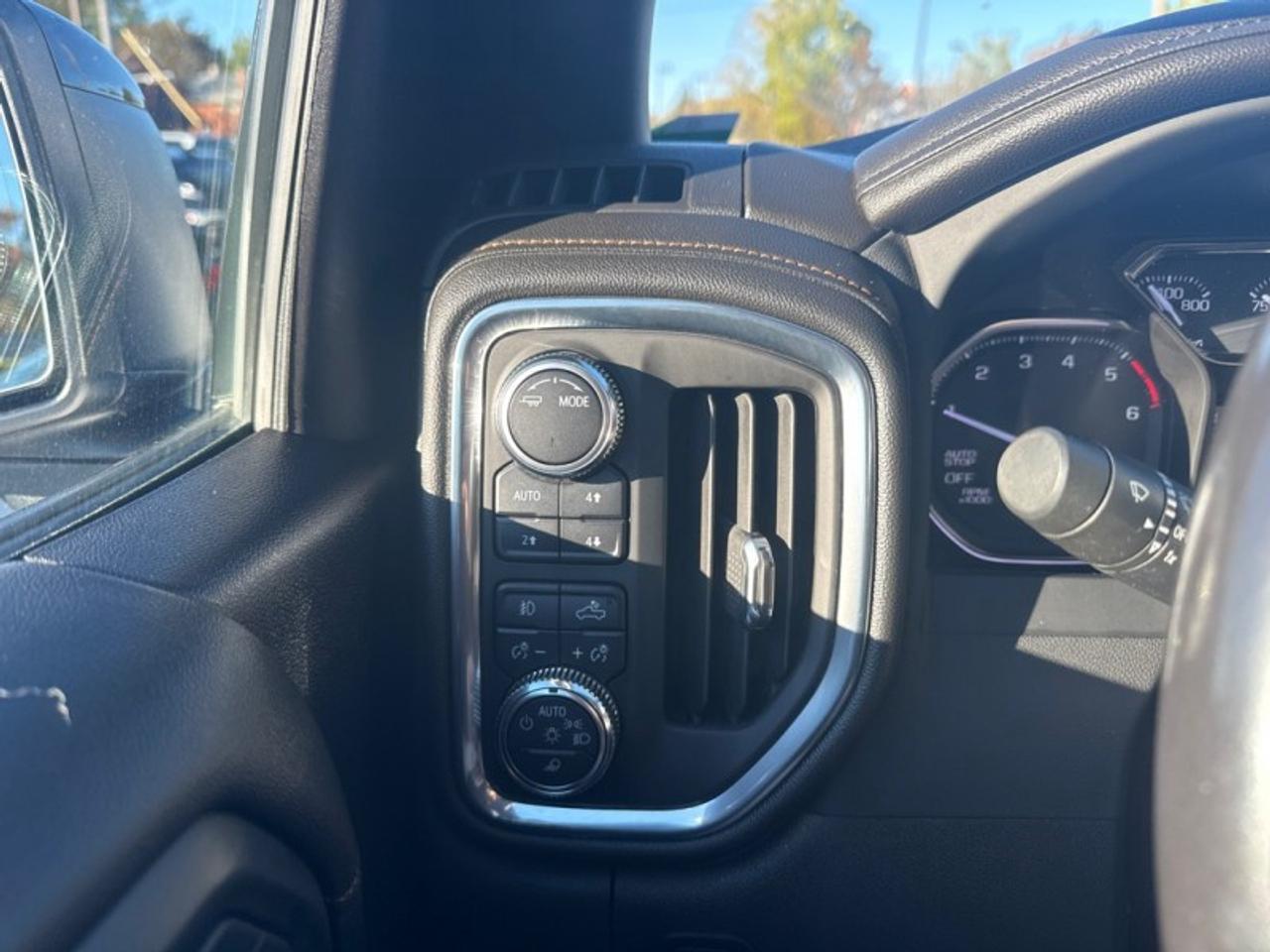 2022 GMC Sierra 1500 Limited Crew Cab Short Box 4-Wheel Drive AT4 Photo