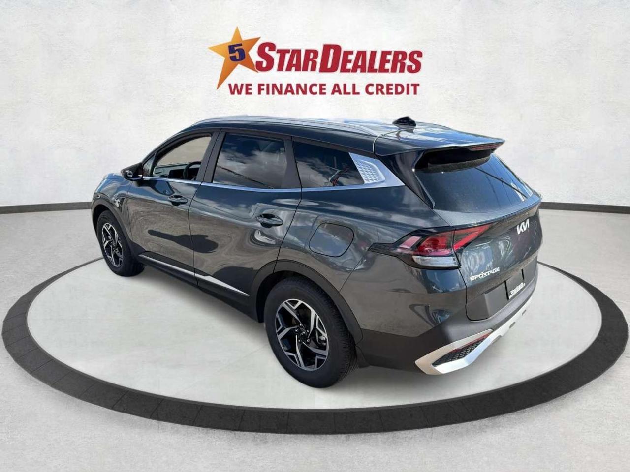 2025 Kia Sportage LX/CARPLAY/LOW KM/BUPCAM/WE FINANCE ALL CREDIT! Photo