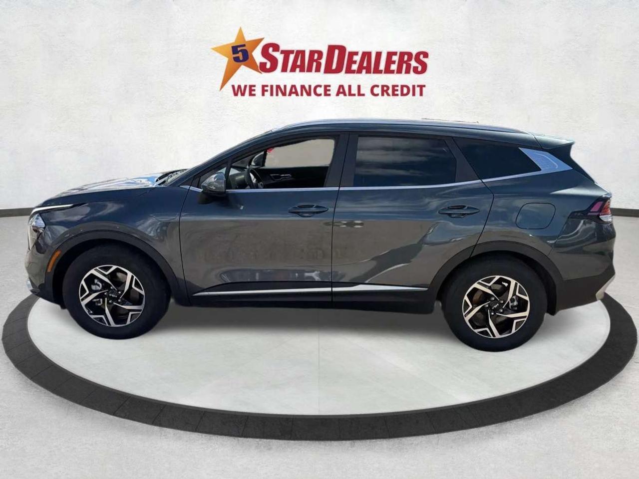 2025 Kia Sportage LX/CARPLAY/LOW KM/BUPCAM/WE FINANCE ALL CREDIT! Photo3