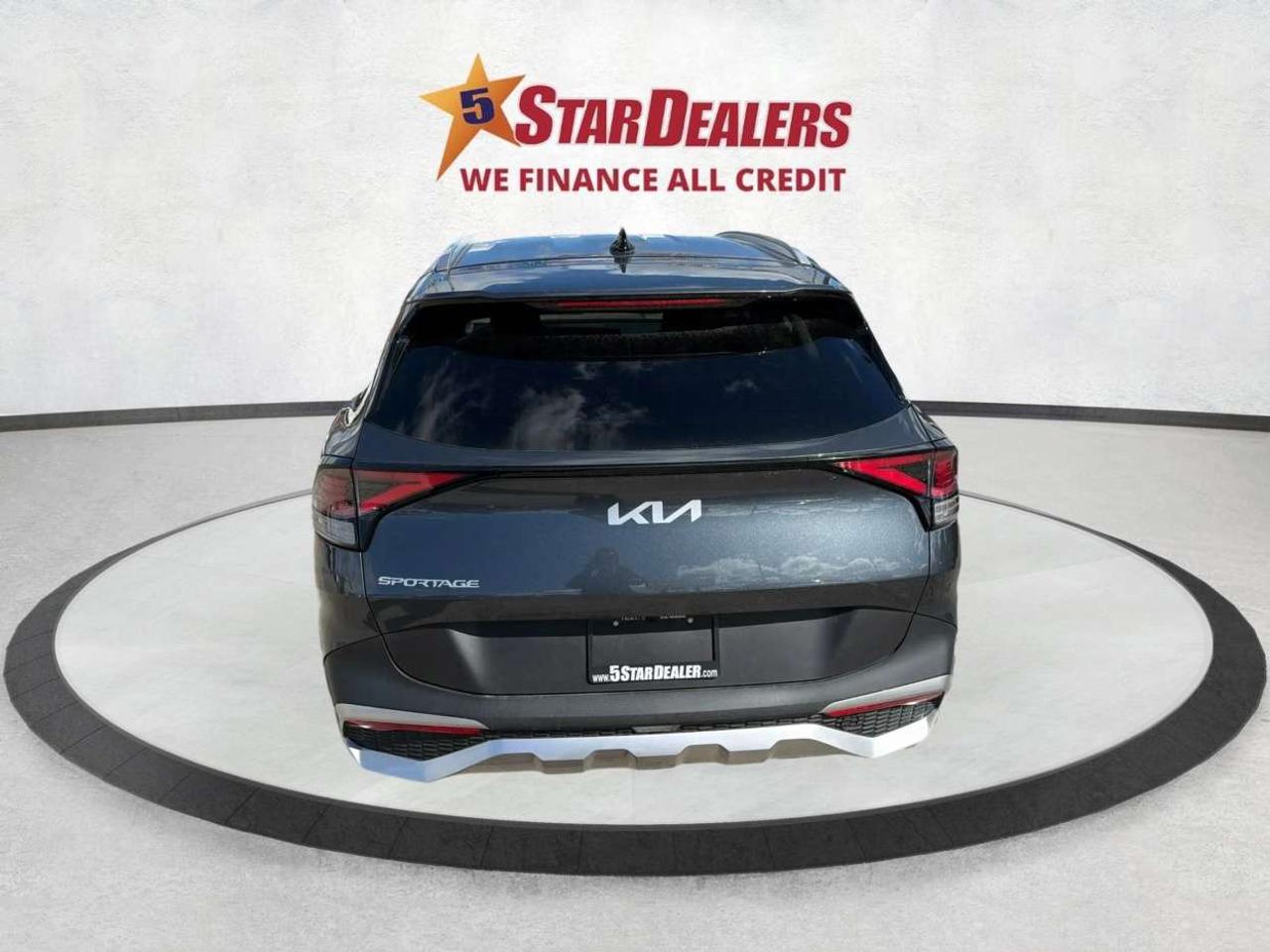 2025 Kia Sportage LX/CARPLAY/LOW KM/BUPCAM/WE FINANCE ALL CREDIT! Photo