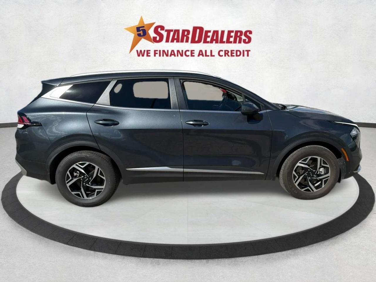 2025 Kia Sportage LX/CARPLAY/LOW KM/BUPCAM/WE FINANCE ALL CREDIT! Photo